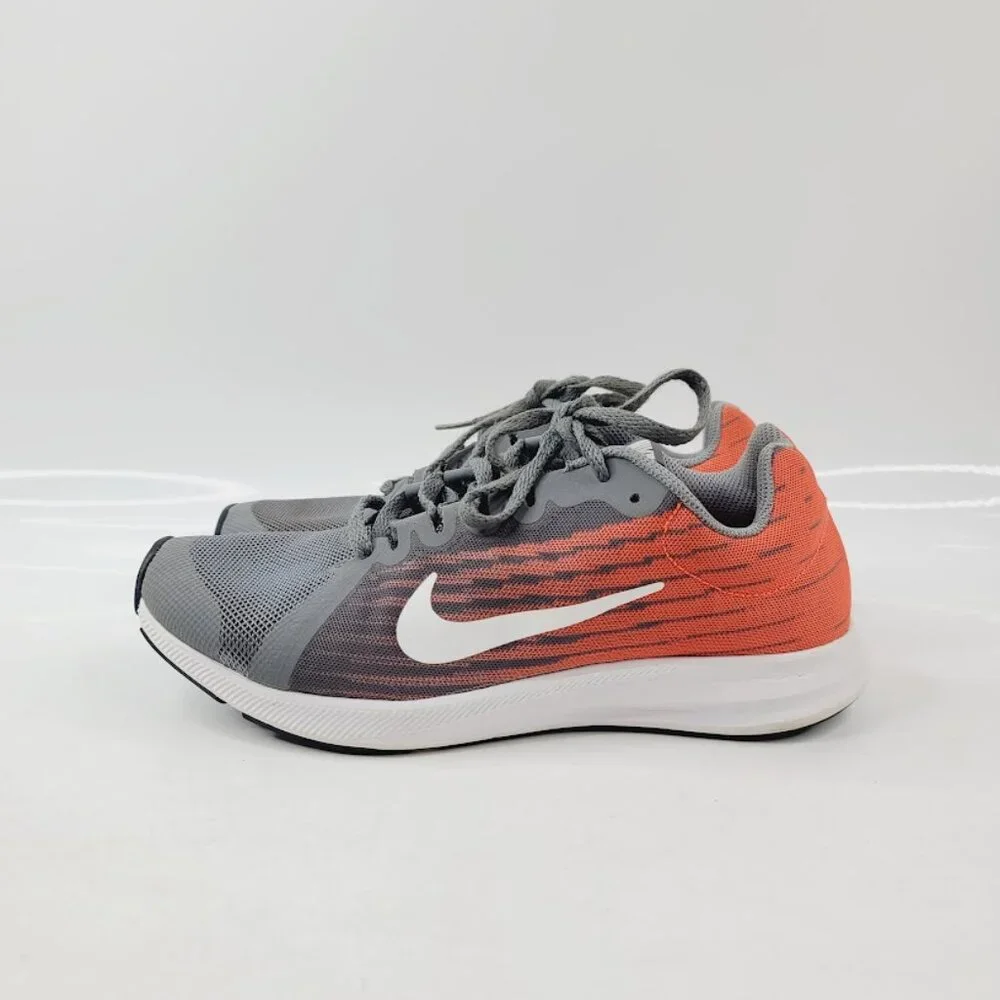 Nike women gray